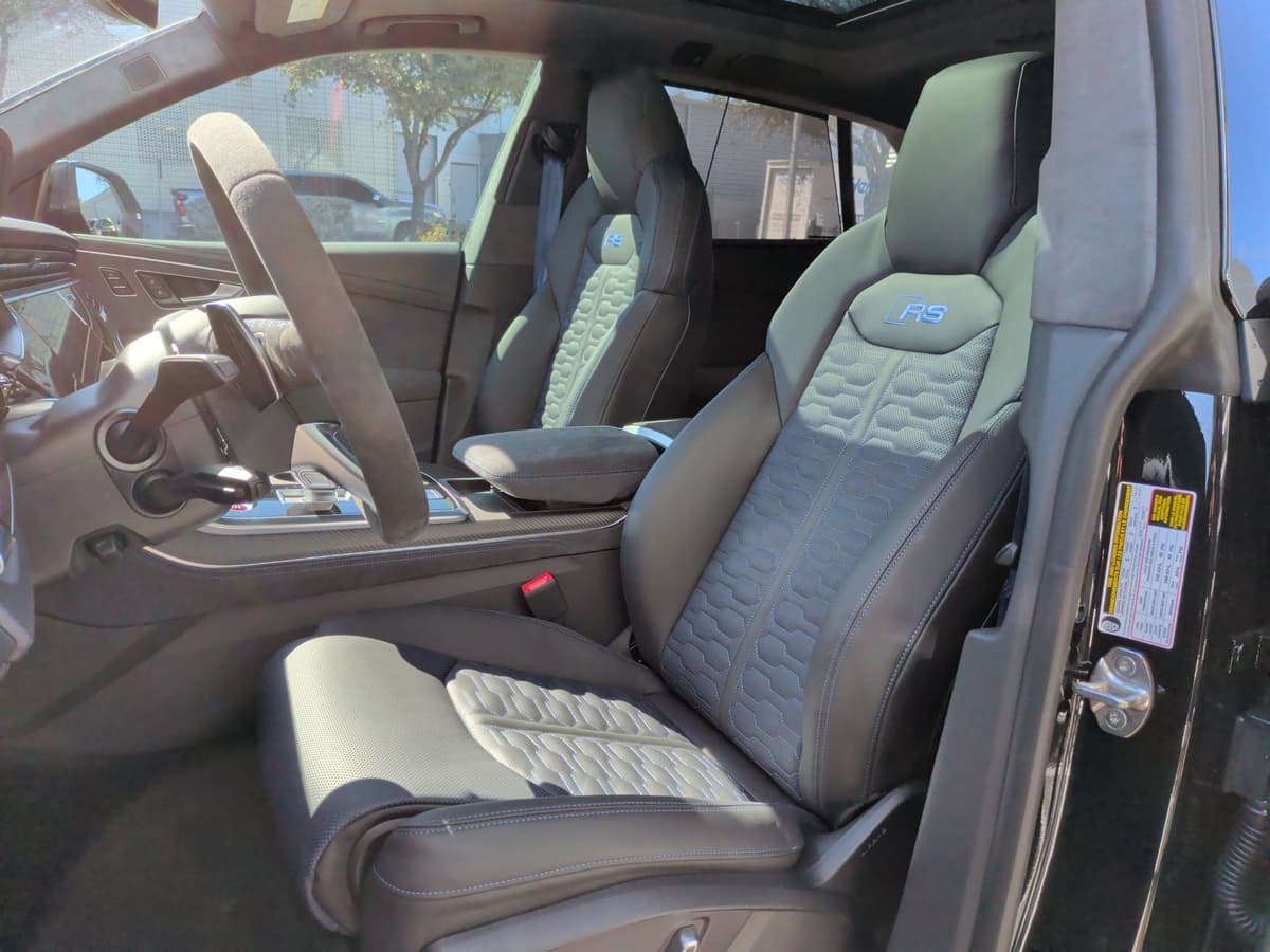 2026 Audi RS Q8 - Image 9