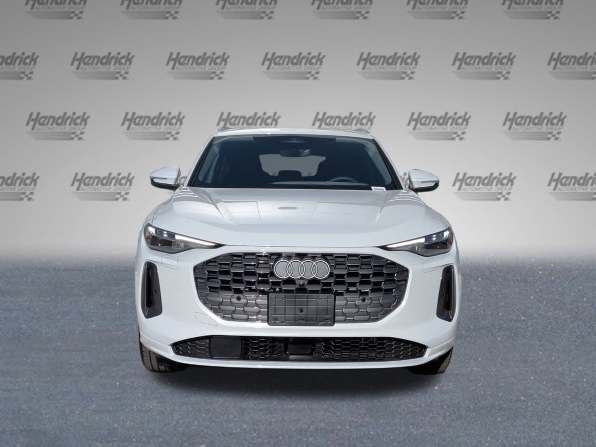 2025 Audi Q5 - Image 3