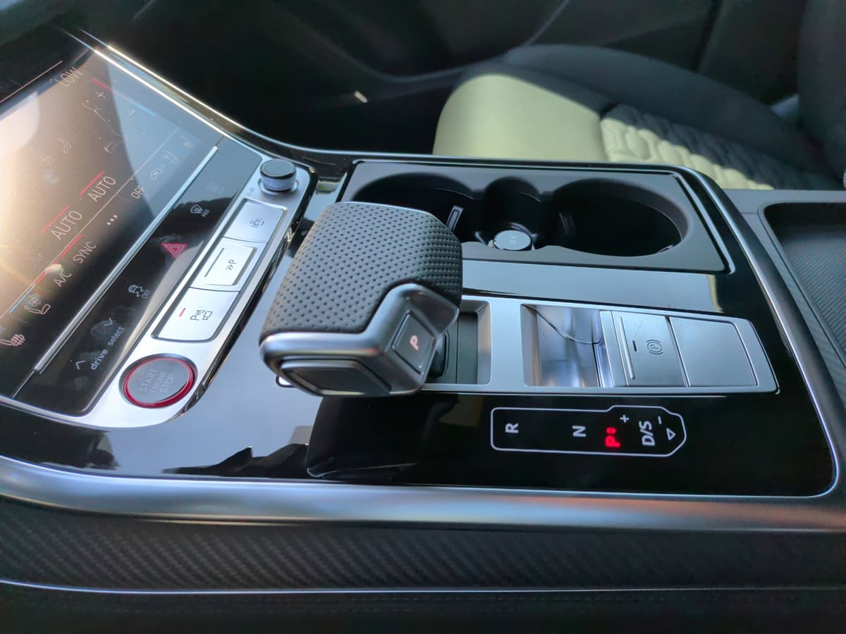 2026 Audi RS Q8 - Image 28