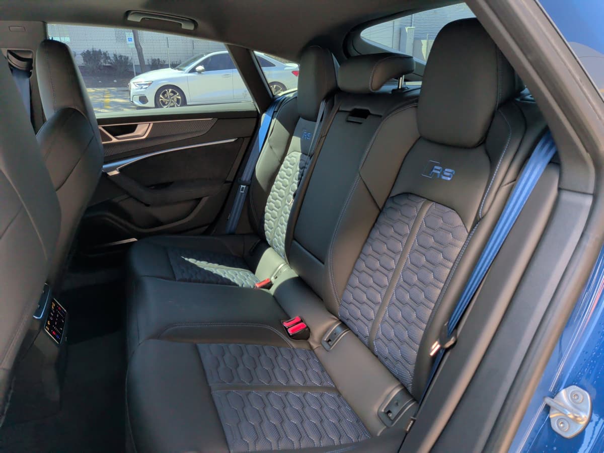 2025 Audi RS 7 - Image 33