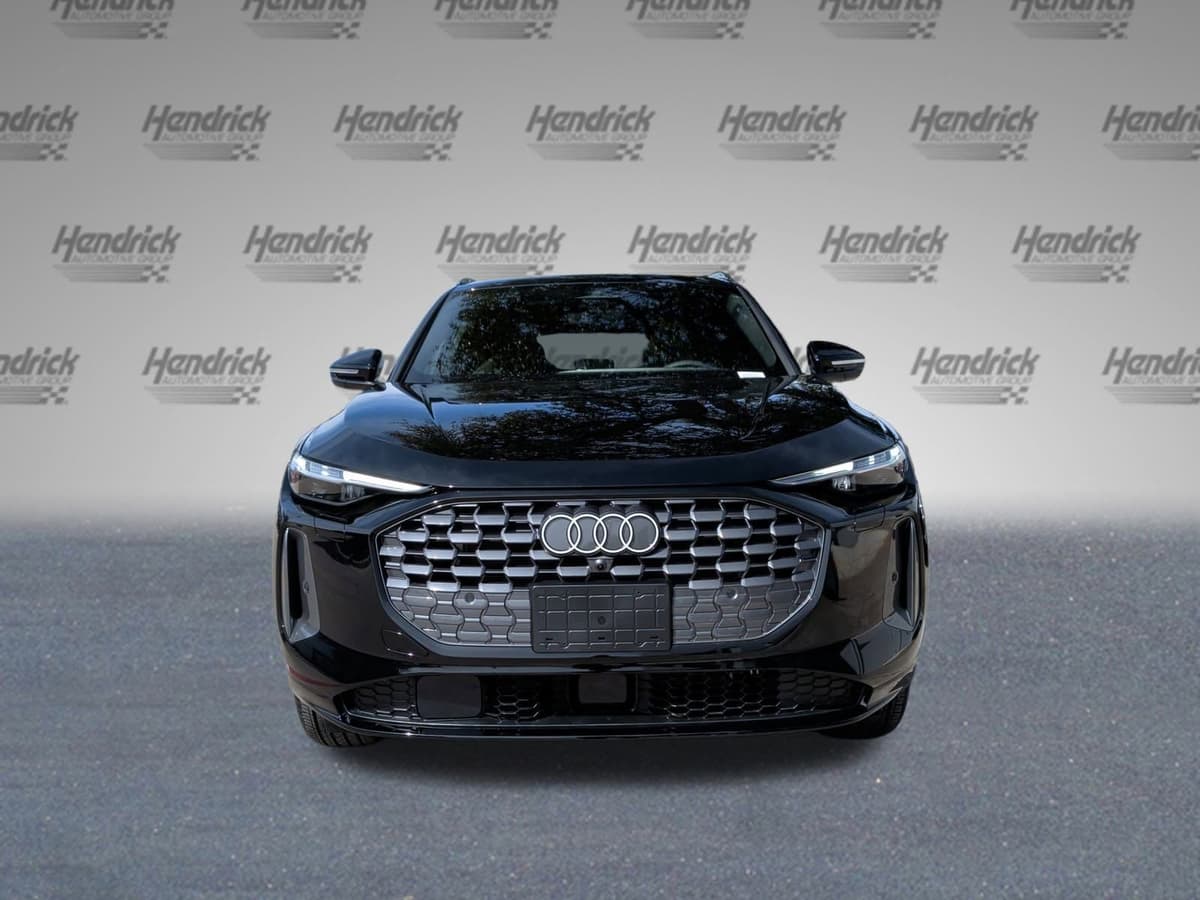 2025 Audi Q5 - Image 3