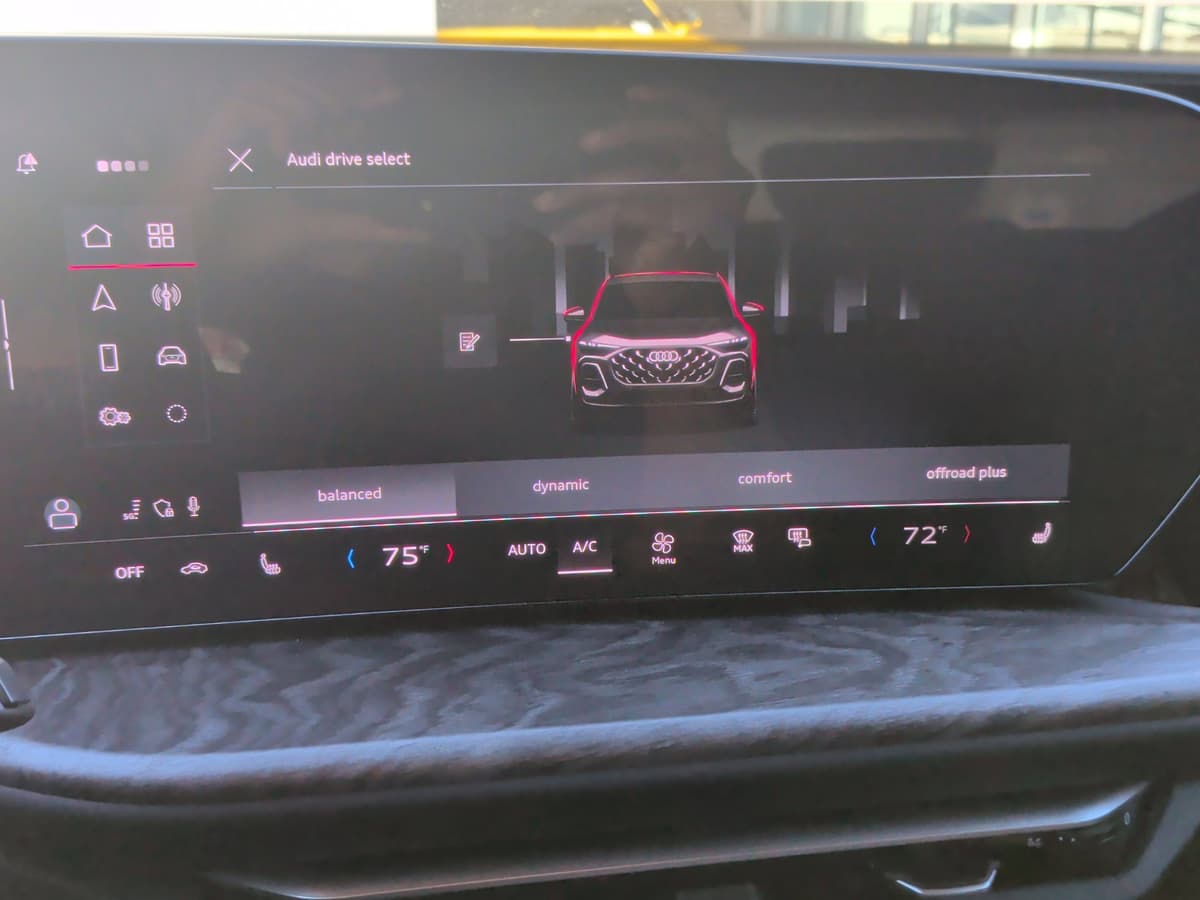 2025 Audi Q5 - Image 24