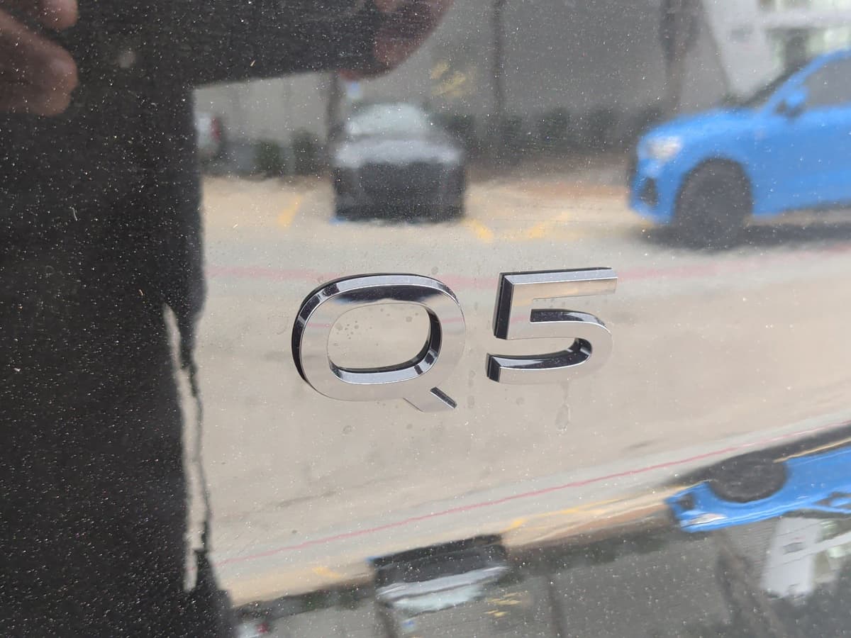 2025 Audi Q5 - Image 13