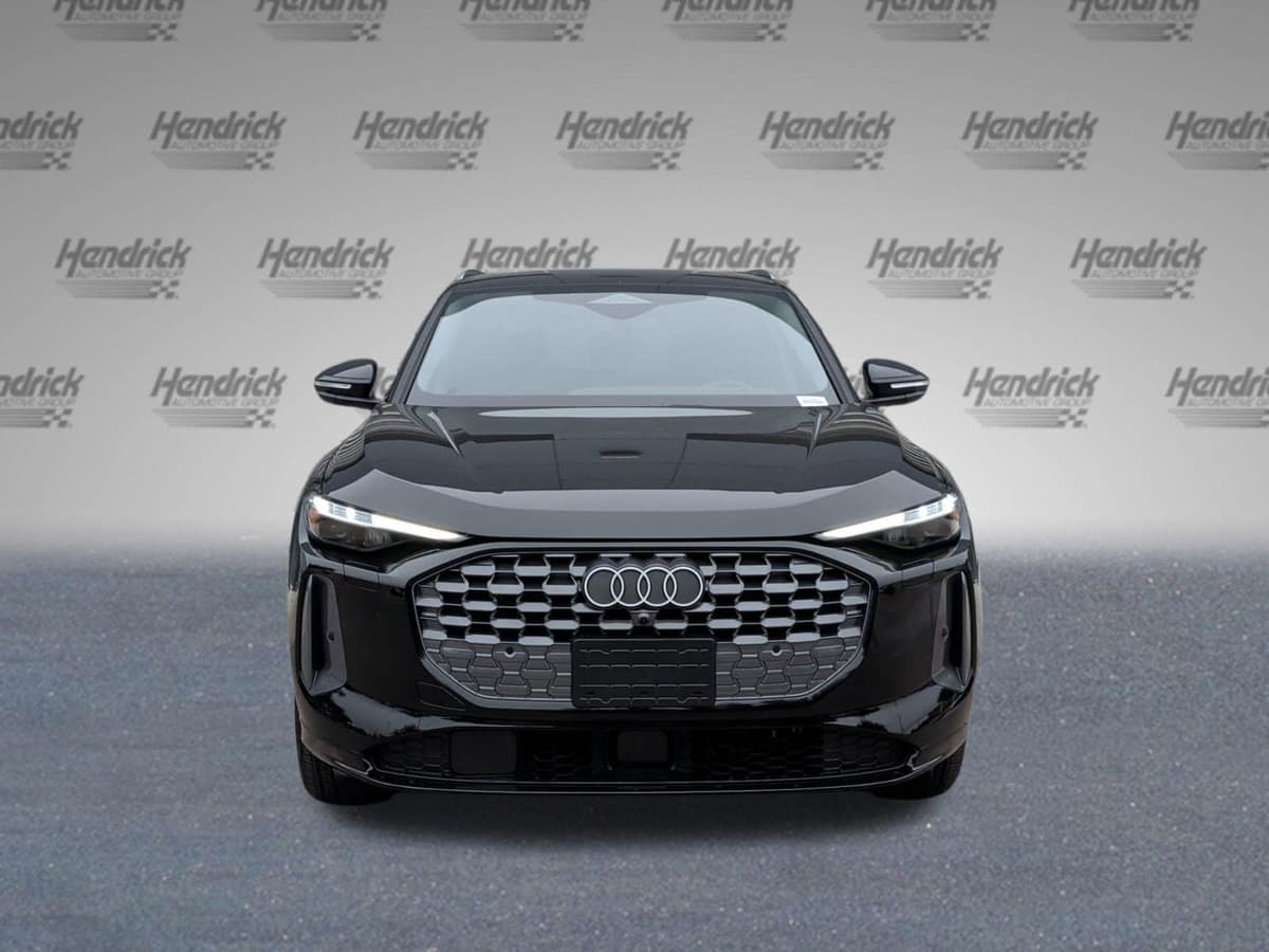 2025 Audi Q5 - Image 3