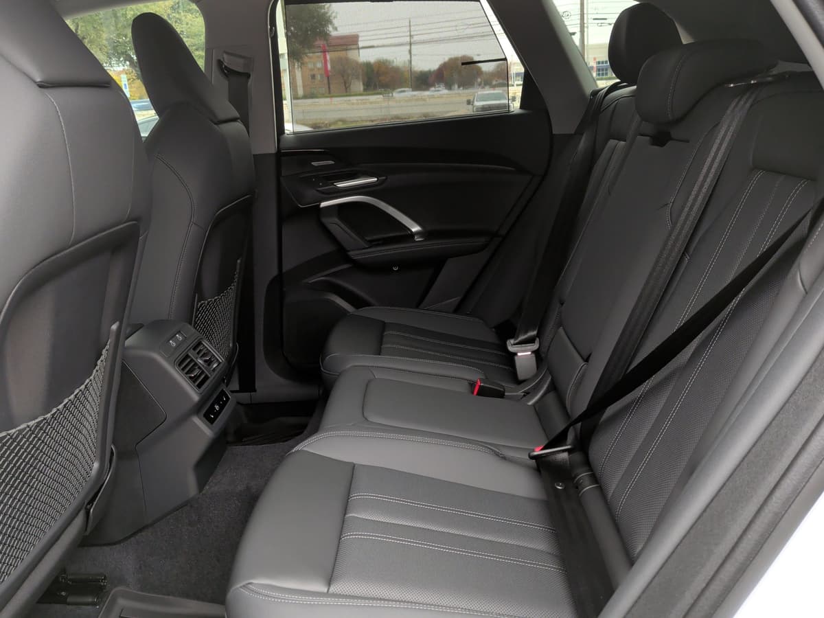 2025 Audi Q5 - Image 17