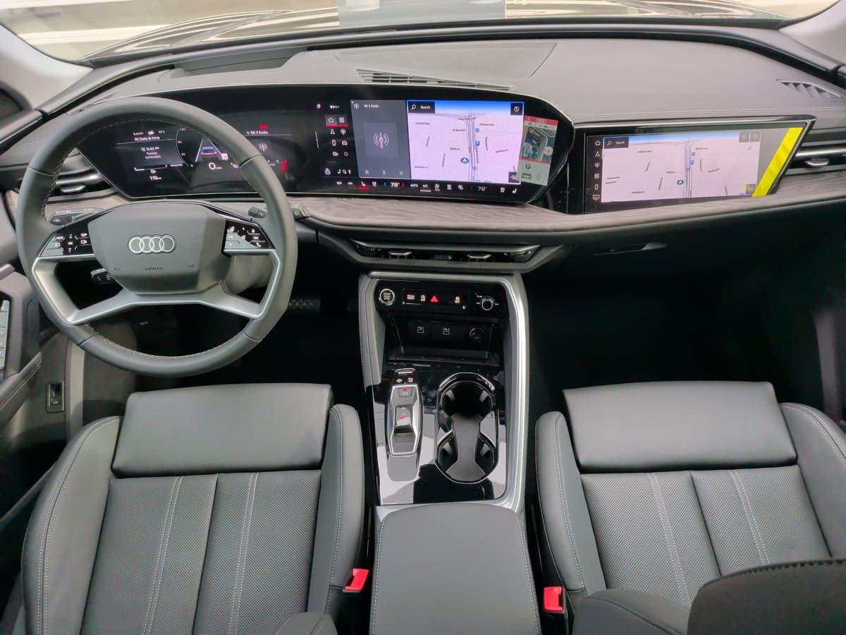 2025 Audi Q5 - Image 18