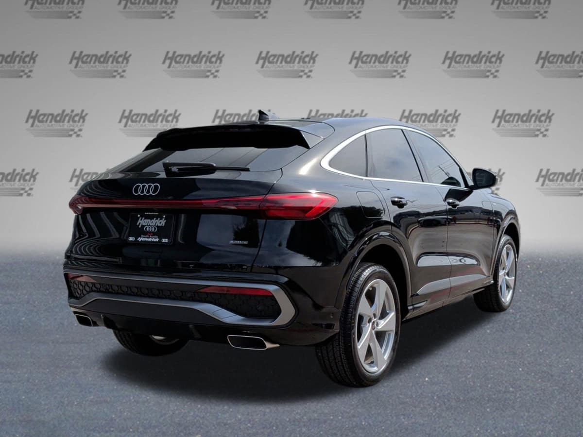 2025 Audi Q5 Sportback - Image 9