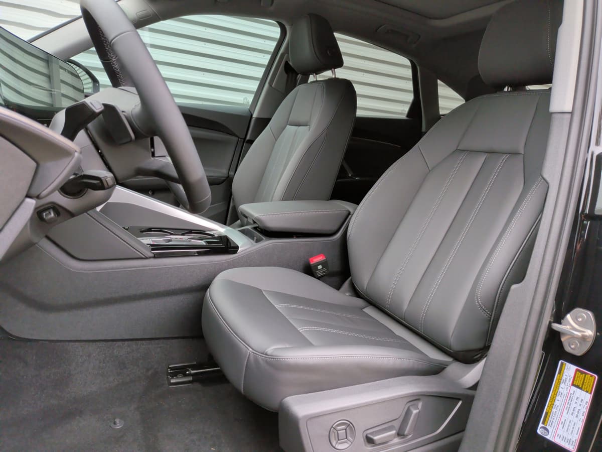 2025 Audi Q5 Sportback - Image 16