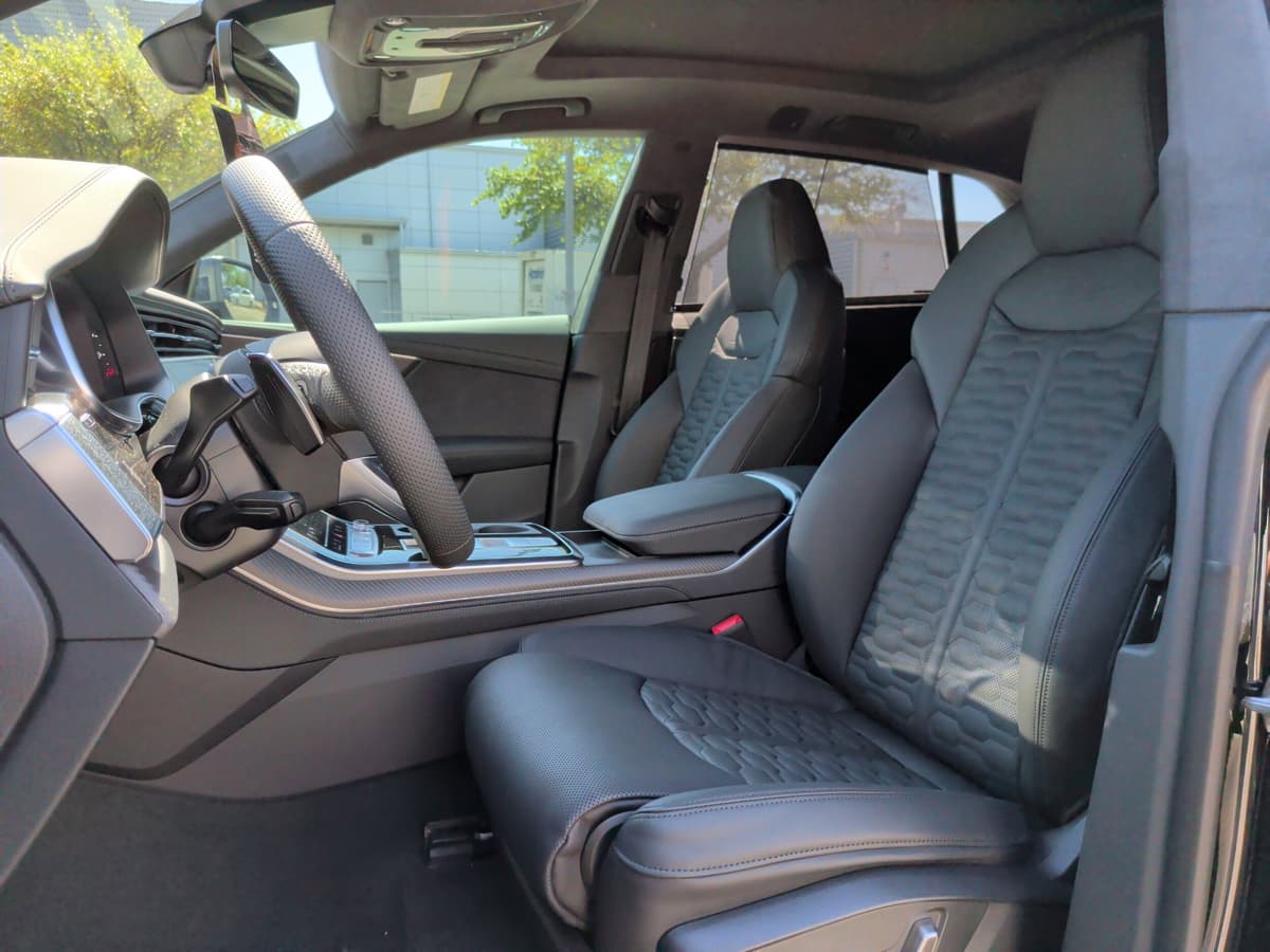 2026 Audi RS Q8 - Image 14