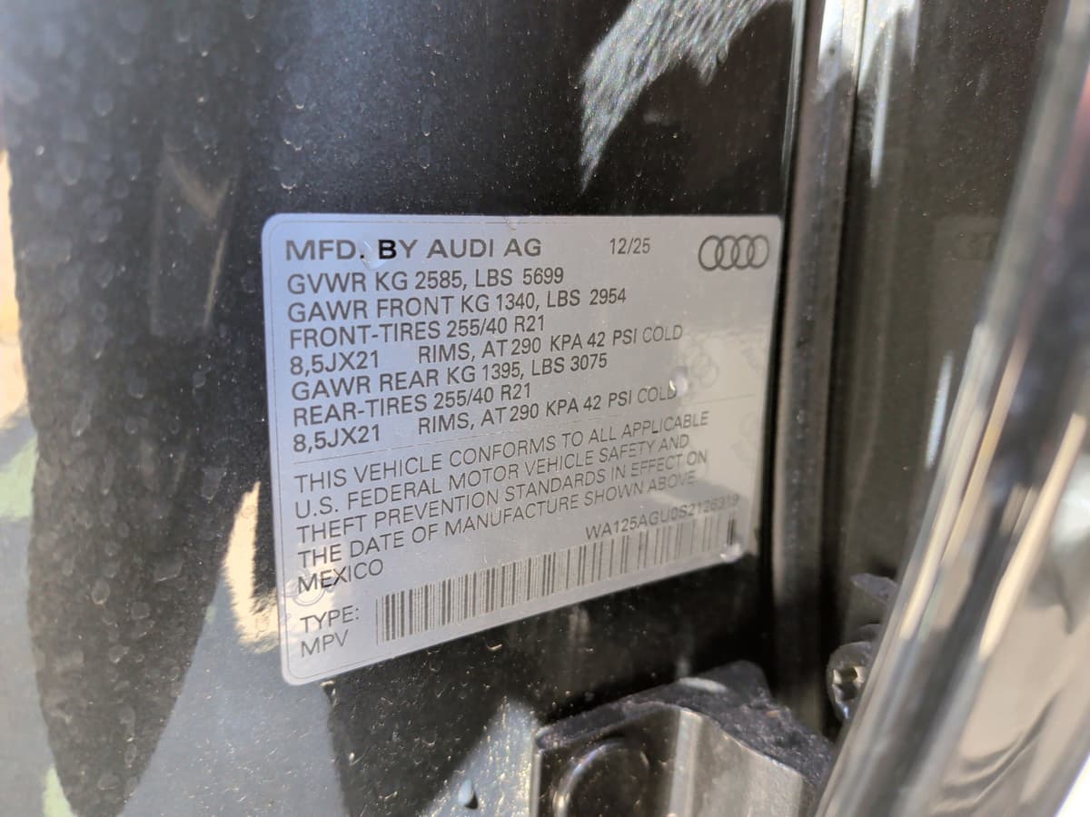 2025 Audi SQ5 - Image 35