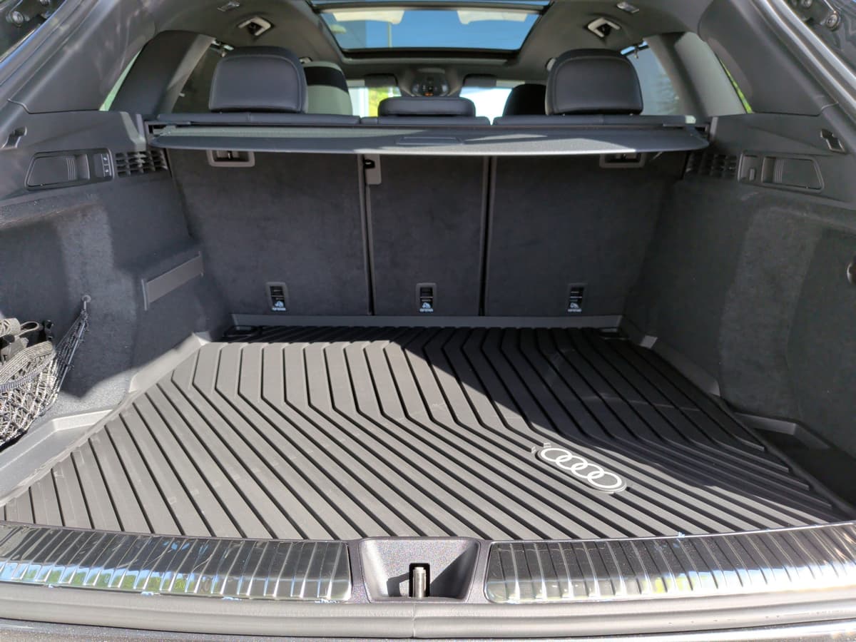 2025 Audi SQ5 - Image 35