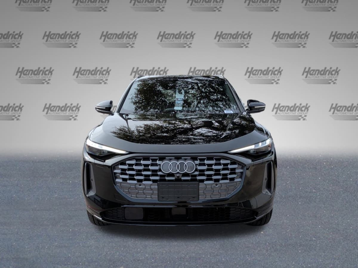 2025 Audi Q5 - Image 3