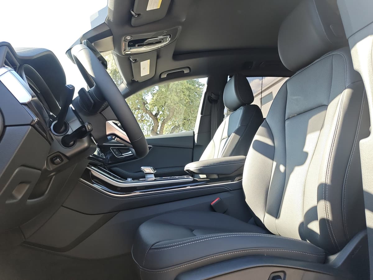 2025 Audi Q8 - Image 14