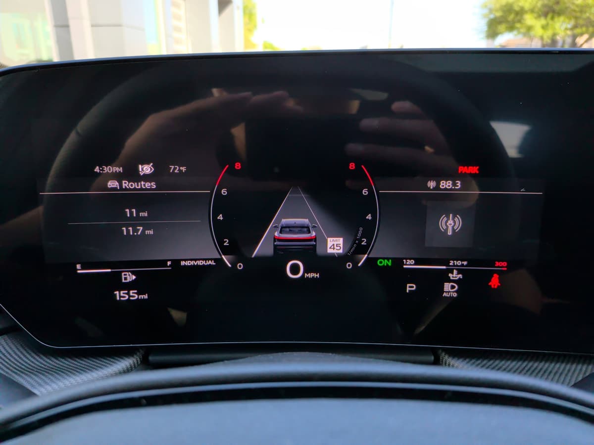 2025 Audi SQ5 - Image 23