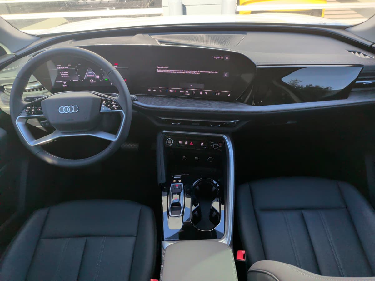 2025 Audi Q5 - Image 18