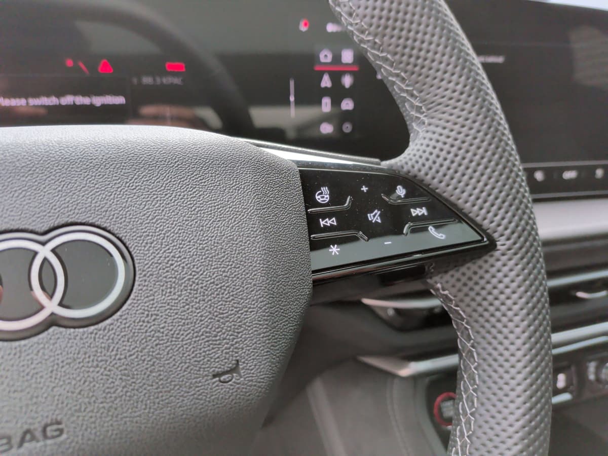 2025 Audi SQ5 - Image 21