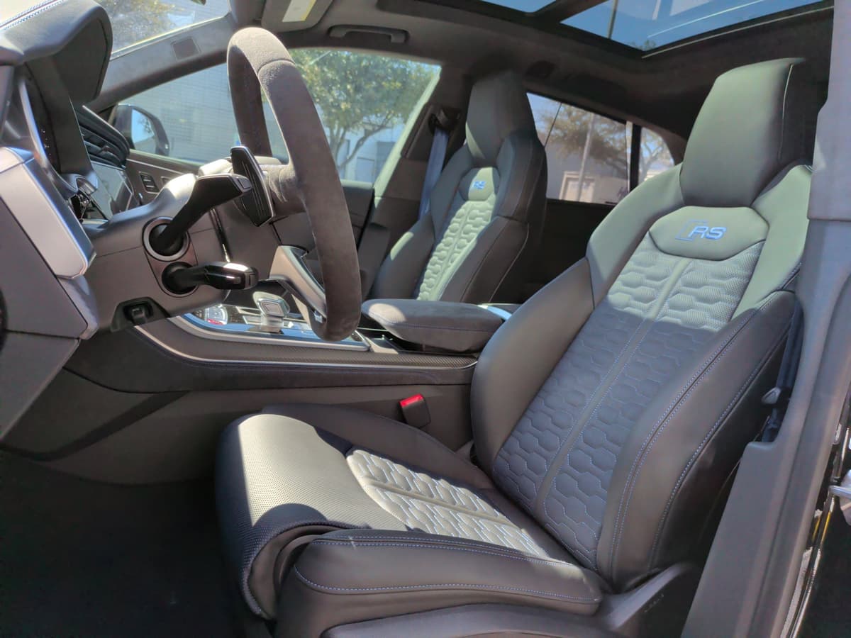 2026 Audi RS Q8 - Image 8