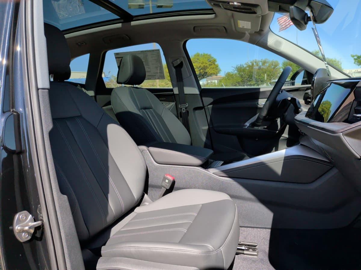 2025 Audi Q5 - Image 21