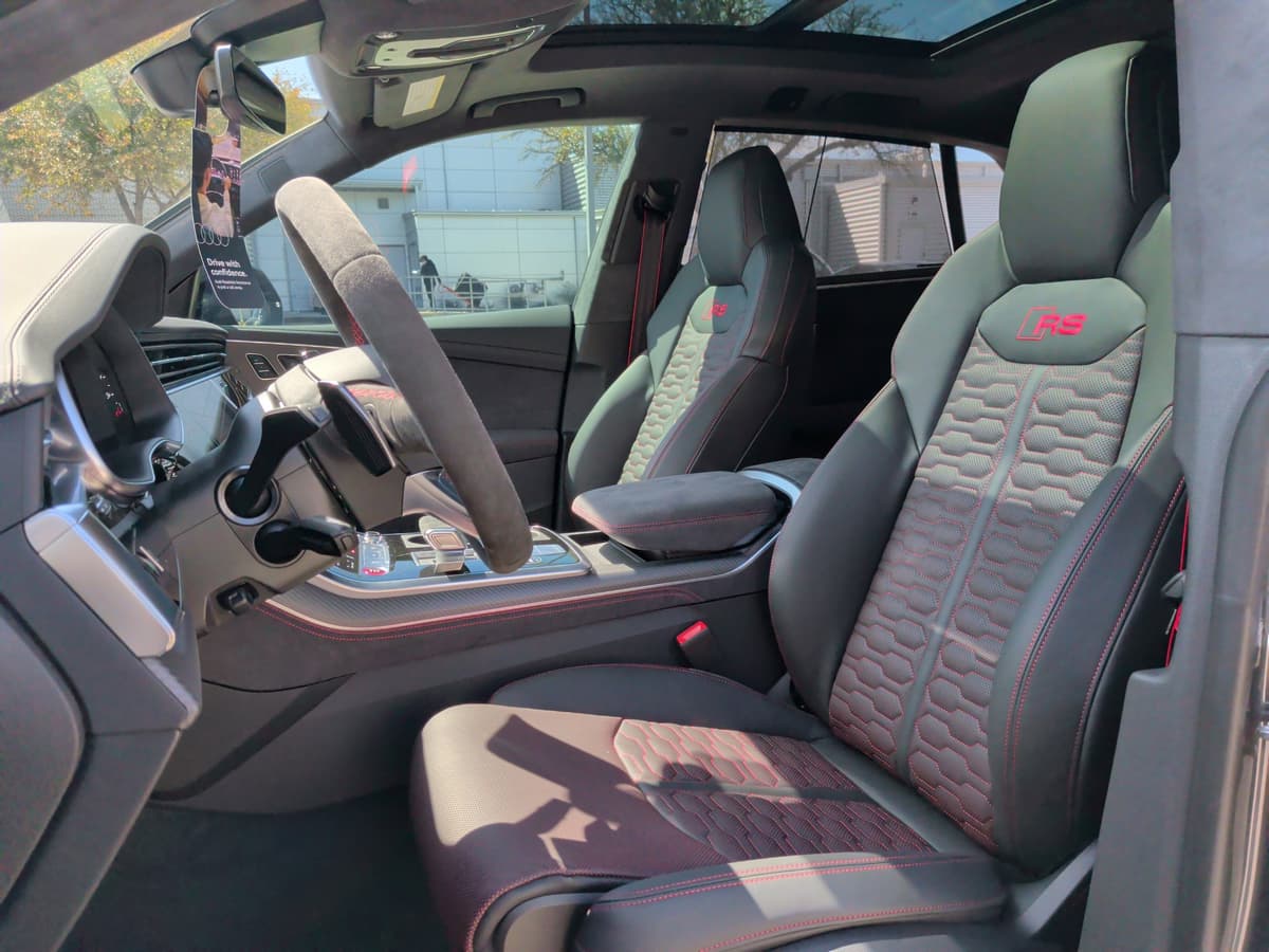 2026 Audi RS Q8 - Image 15