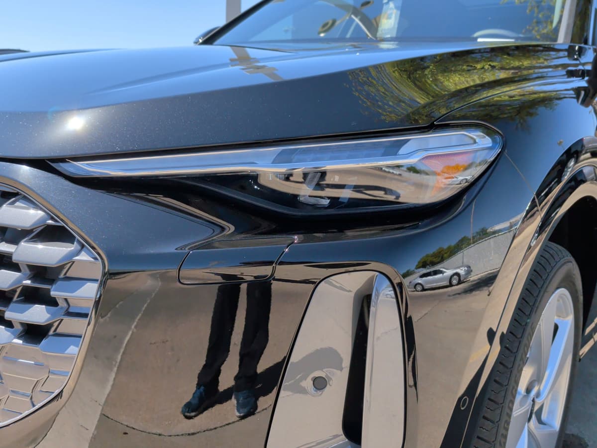 2025 Audi Q5 - Image 11