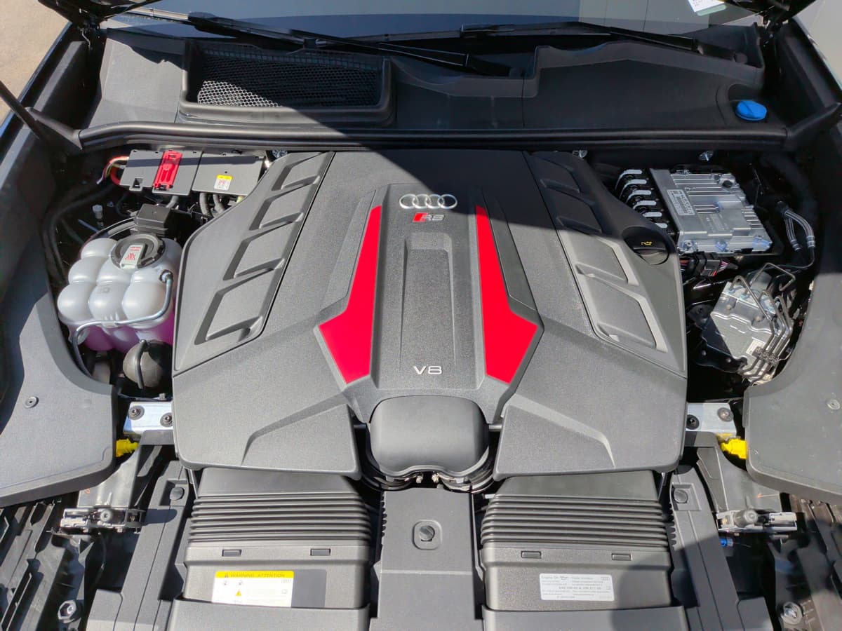 2026 Audi RS Q8 - Image 25