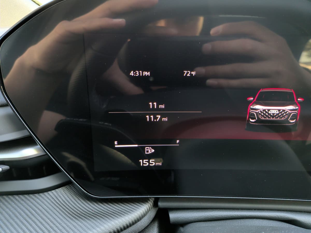 2025 Audi SQ5 - Image 24