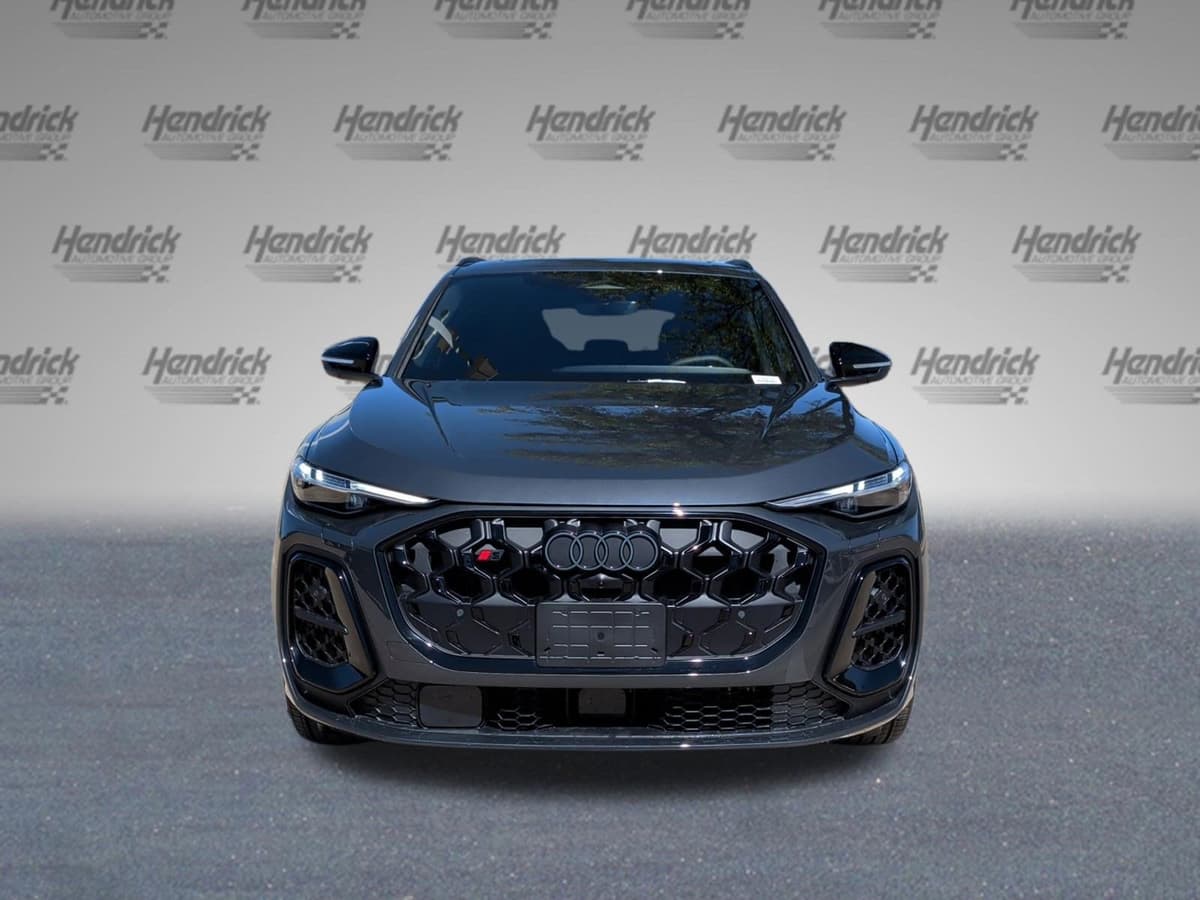 2025 Audi SQ5 - Image 3