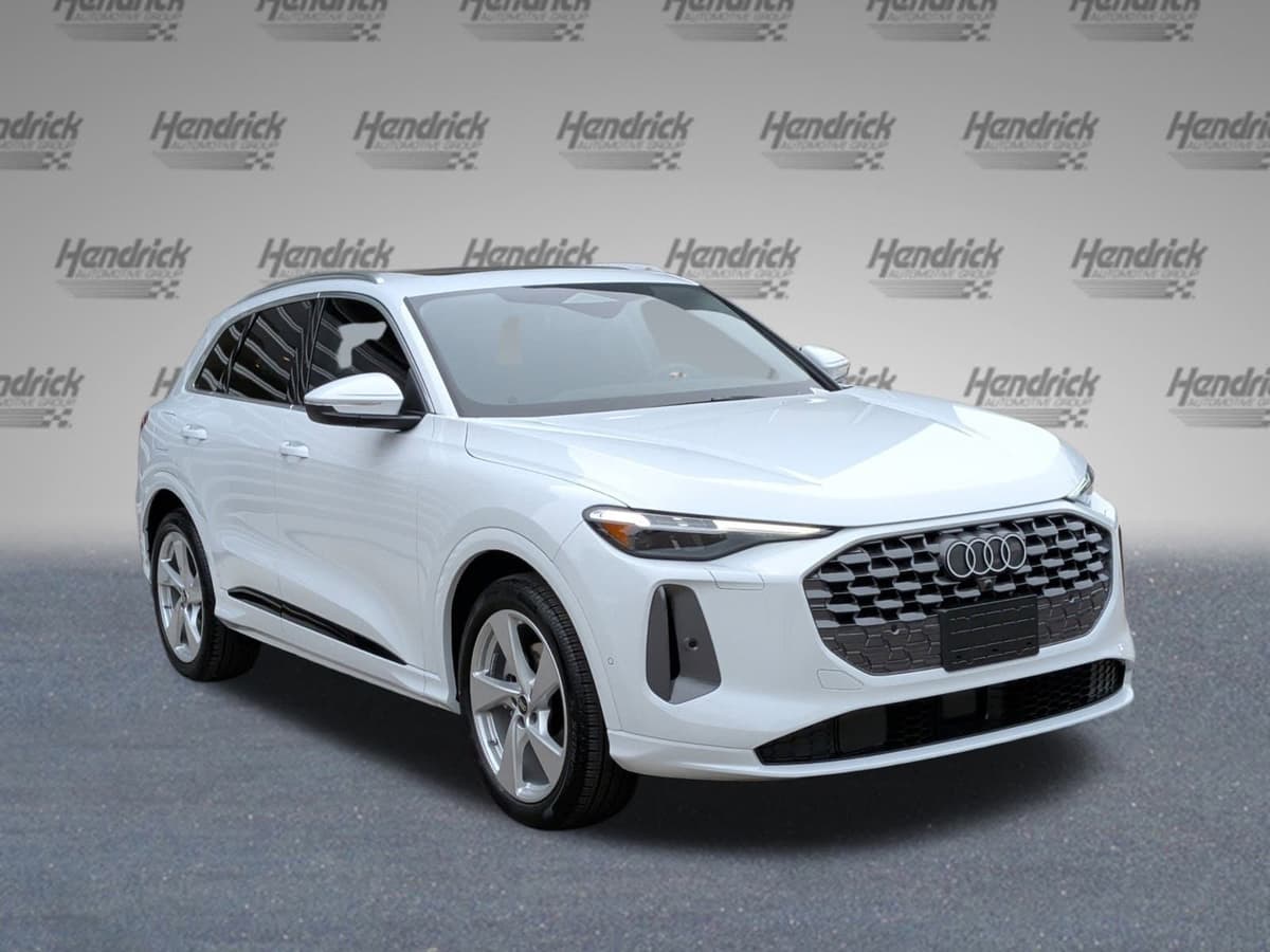 2025 Audi Q5 - Image 2