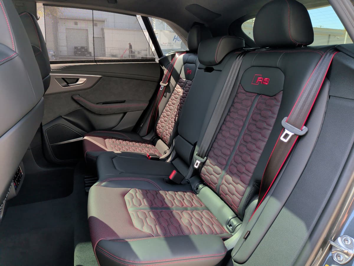 2026 Audi RS Q8 - Image 33