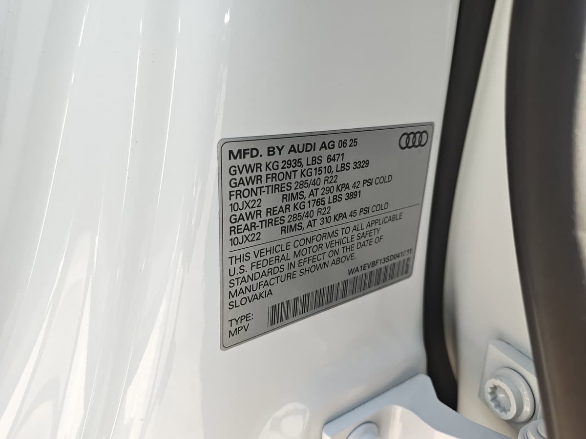 2025 Audi Q8 - Image 33