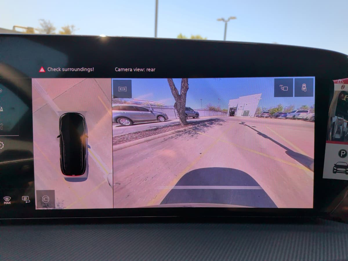 2025 Audi SQ5 - Image 27