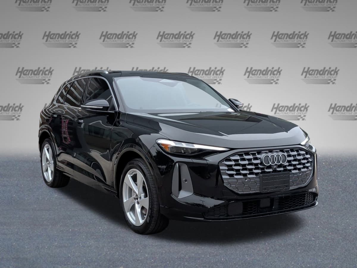 2025 Audi Q5 - Image 2