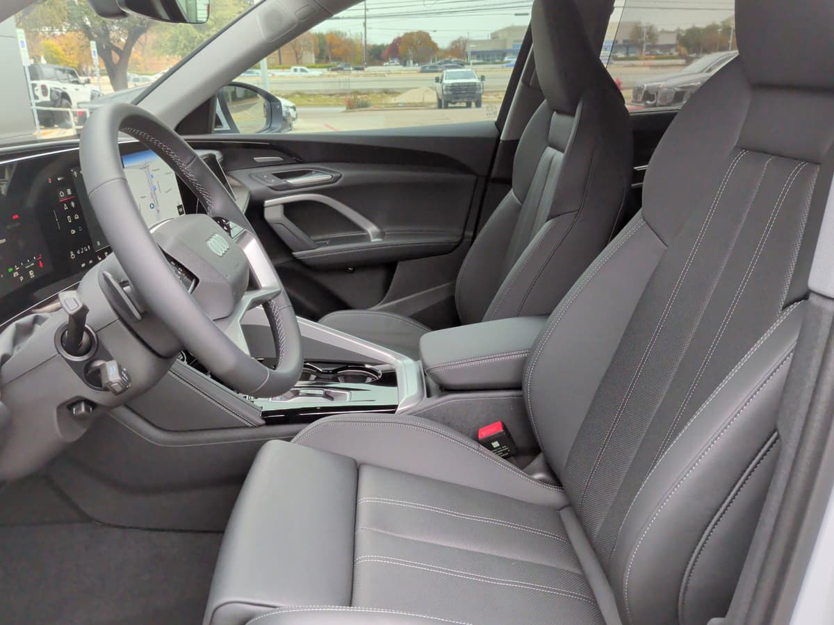 2025 Audi Q5 - Image 16