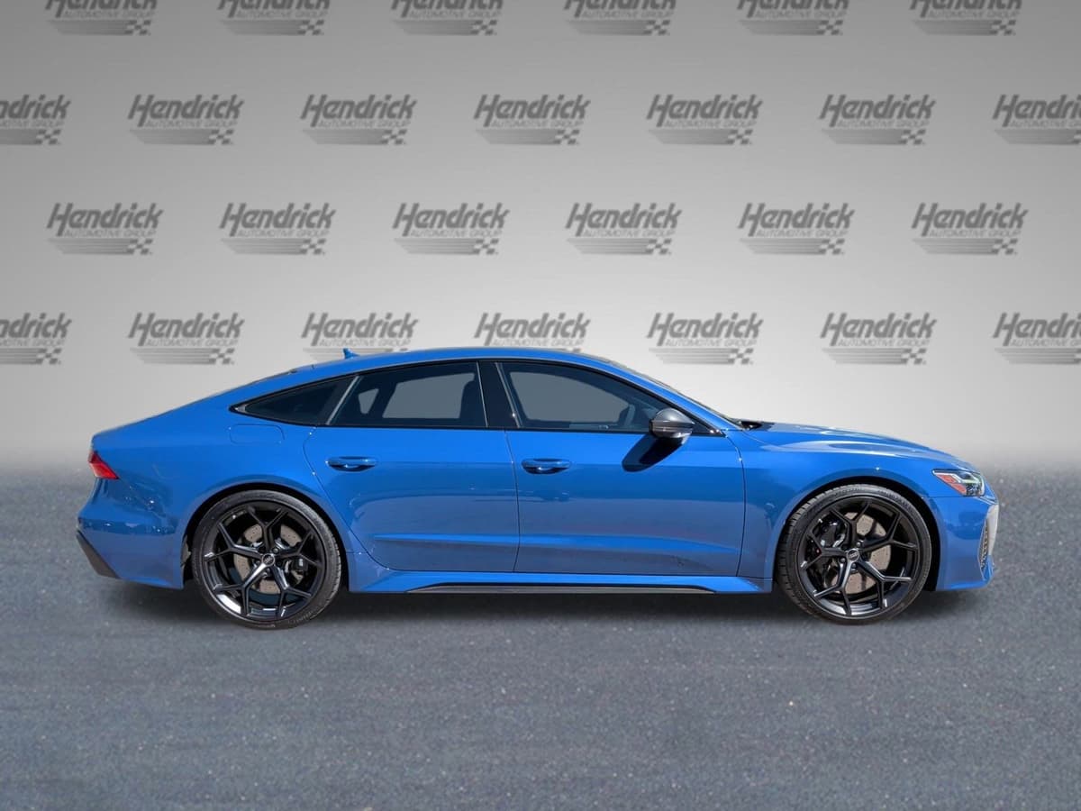 2025 Audi RS 7 - Image 10