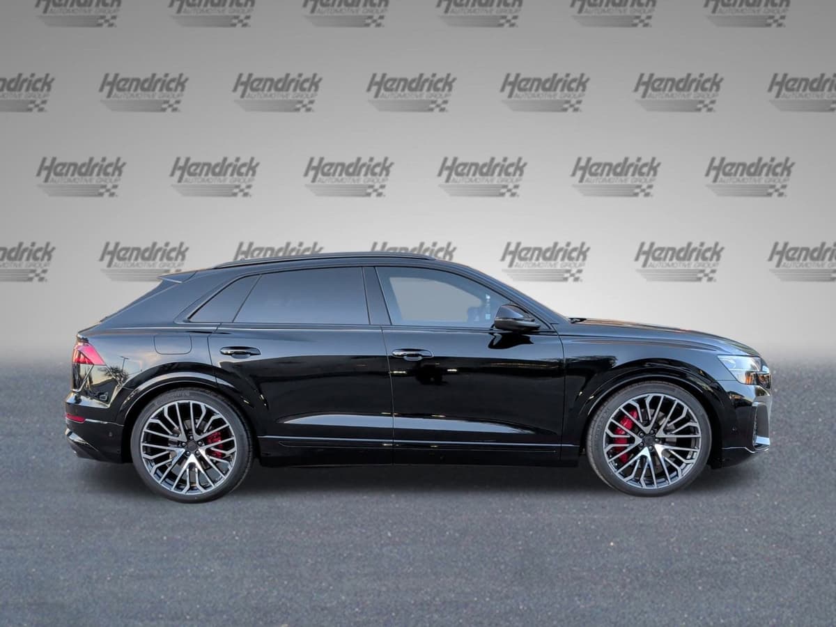 2026 Audi SQ8 - Image 10