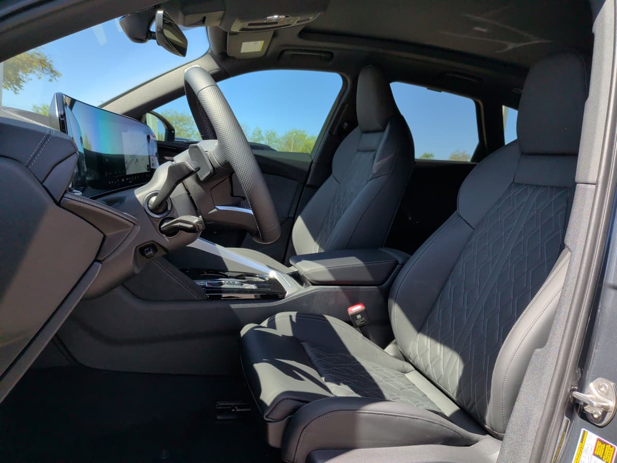 2025 Audi SQ5 - Image 15