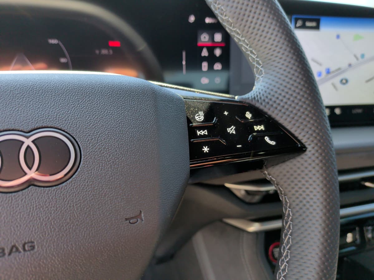 2025 Audi SQ5 - Image 22