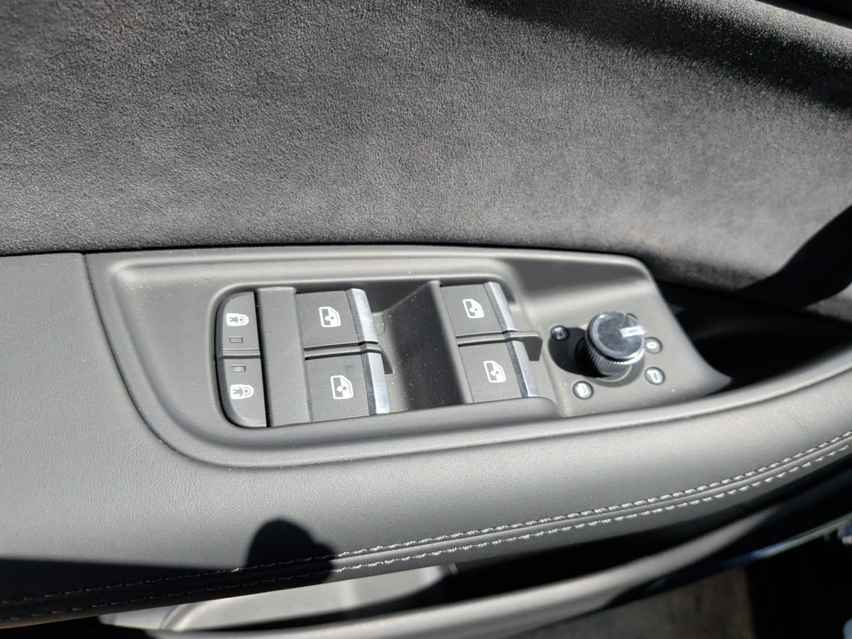 2026 Audi RS Q8 - Image 13