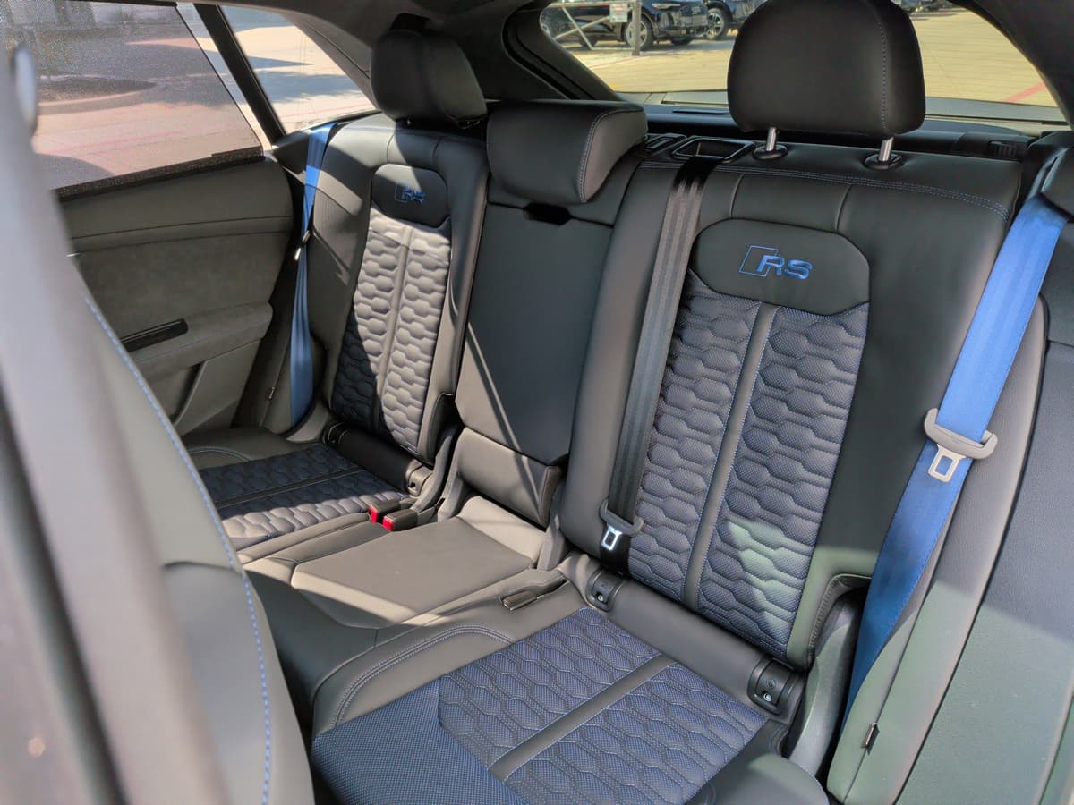 2026 Audi RS Q8 - Image 23