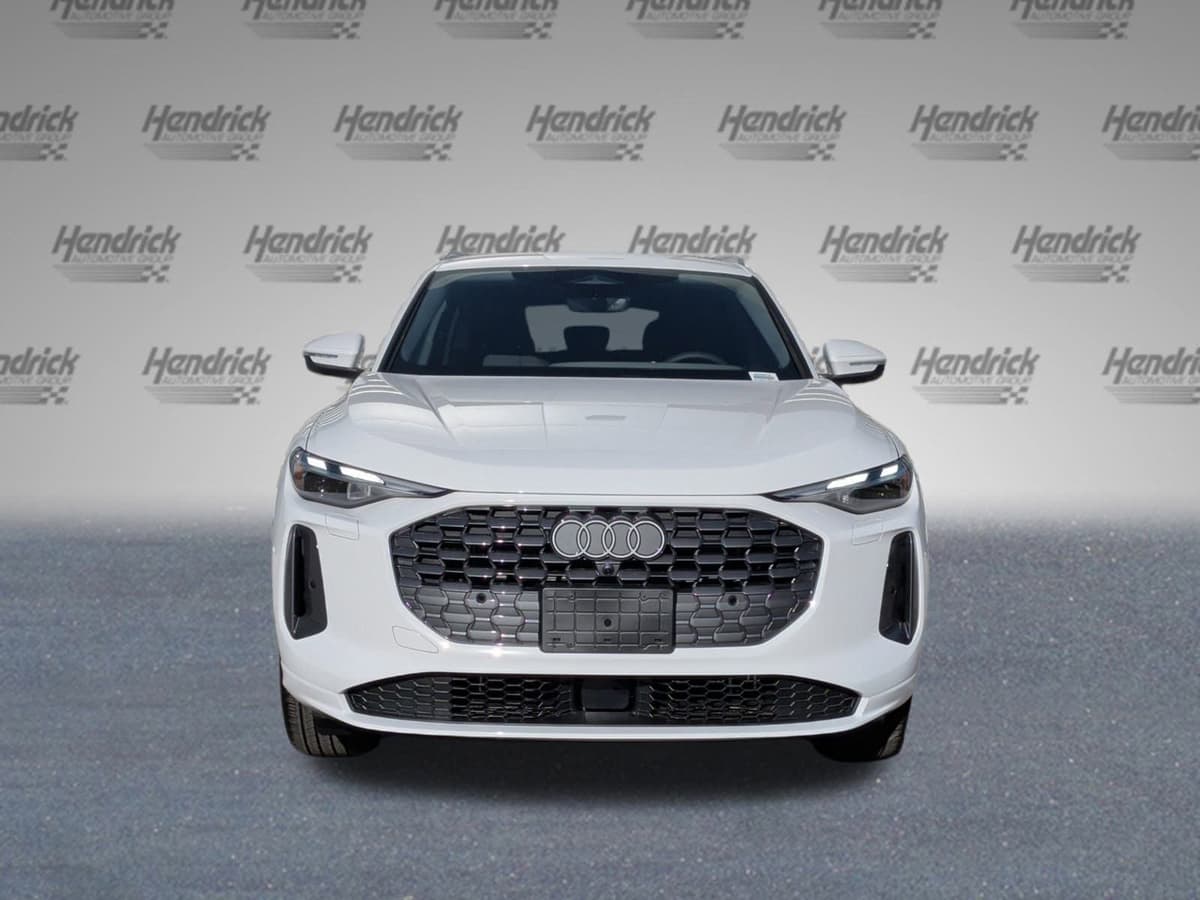 2025 Audi Q5 - Image 3