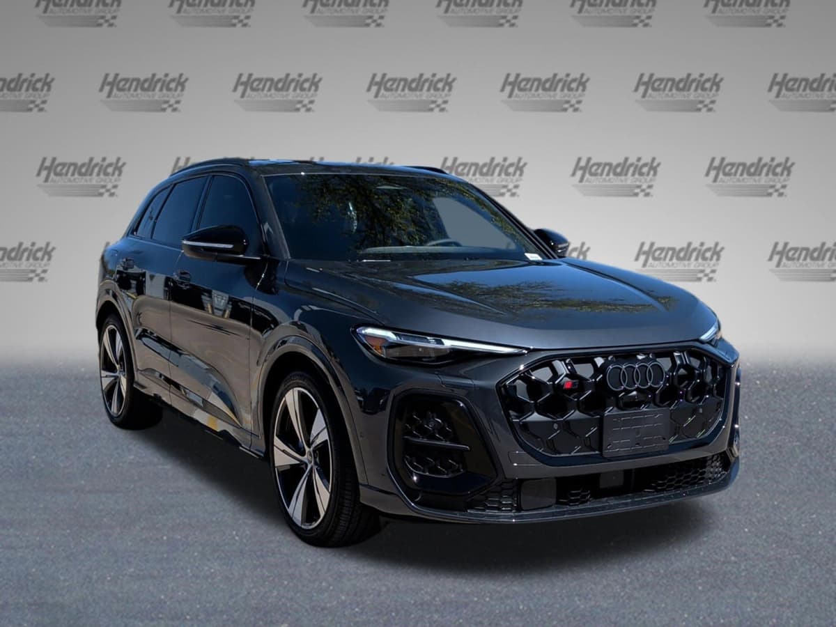 2025 Audi SQ5 - Image 2