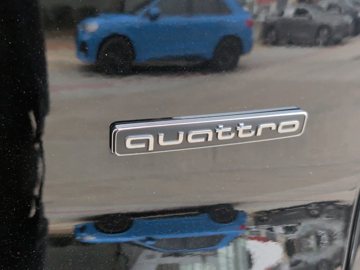 2025 Audi Q5 - Image 14