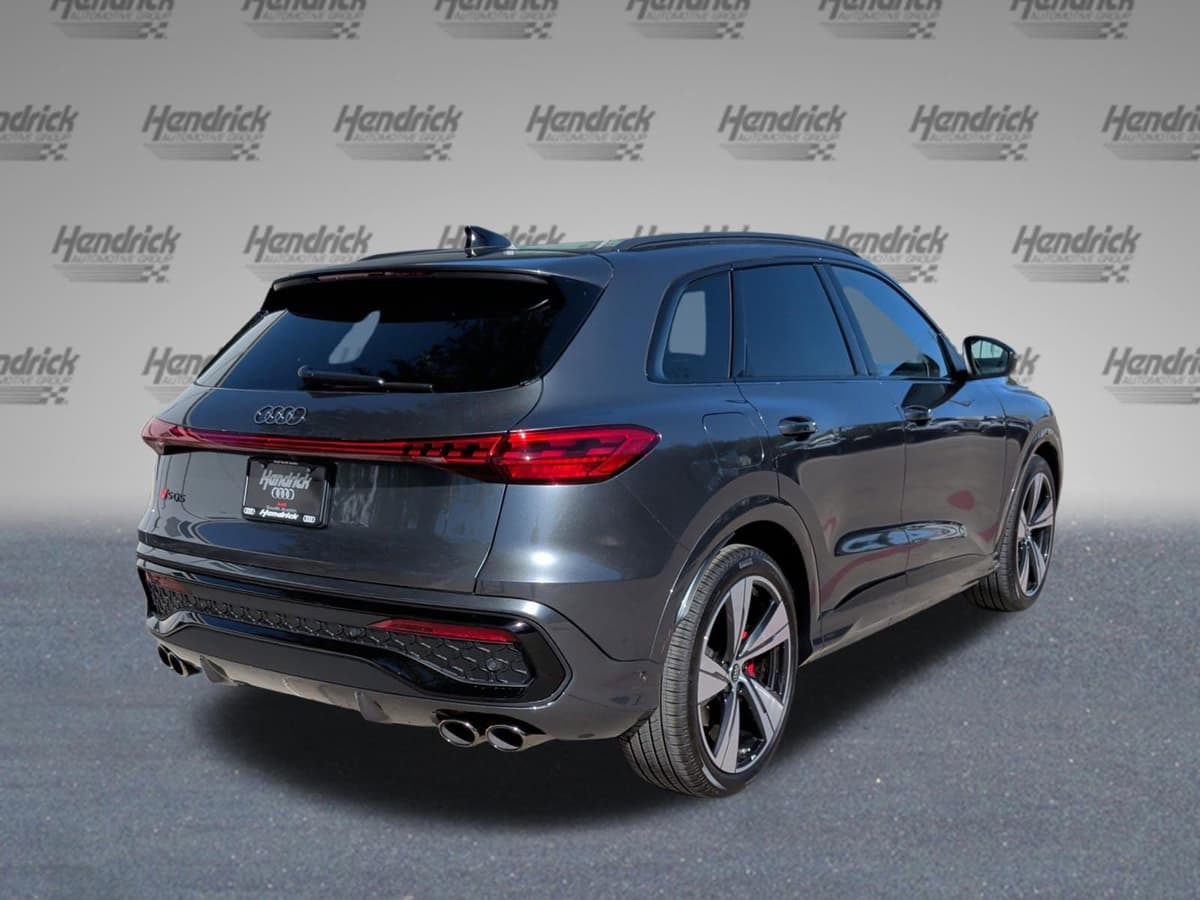 2025 Audi SQ5 - Image 9