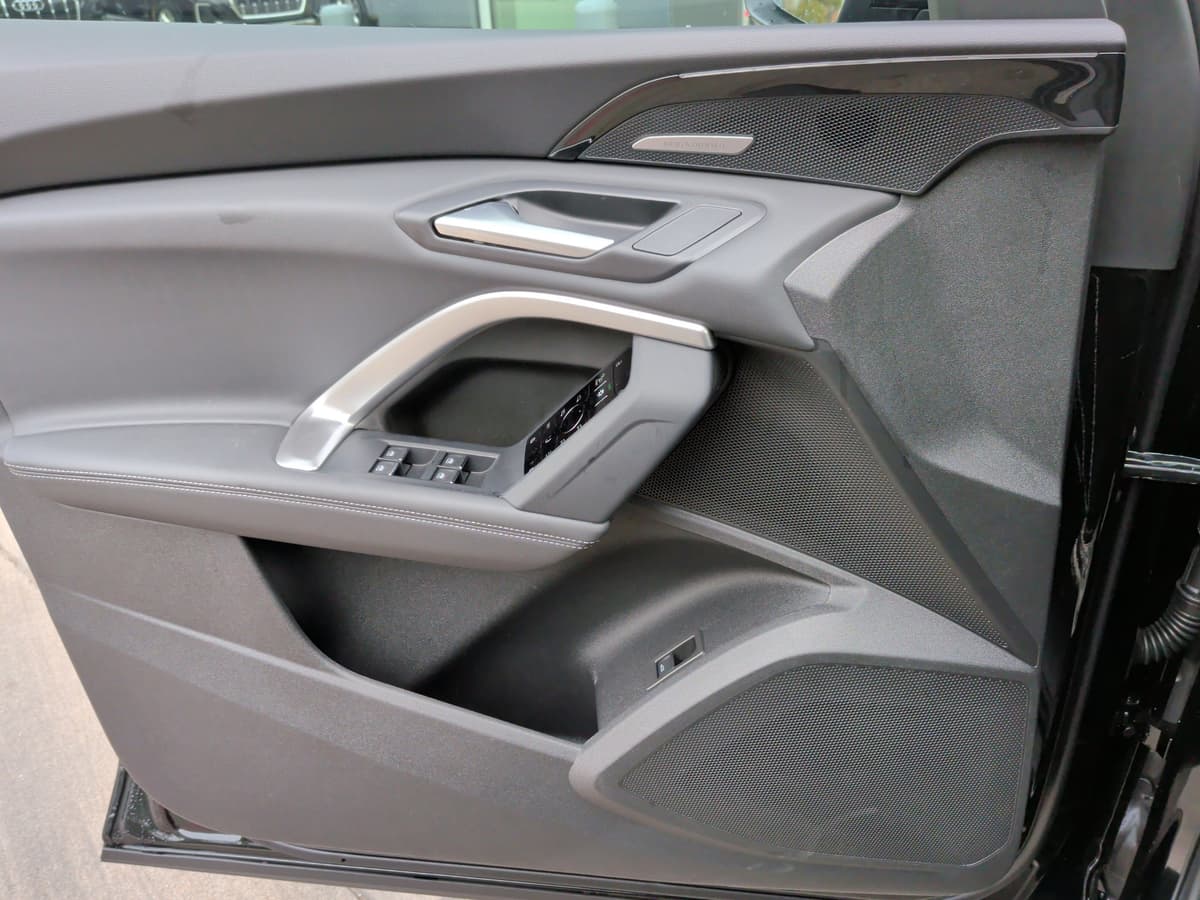 2025 Audi Q5 - Image 28