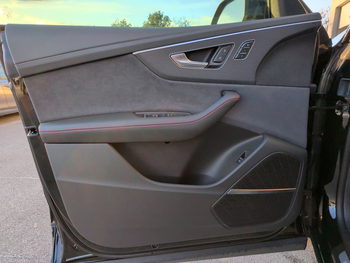 2026 Audi SQ8 - Image 13