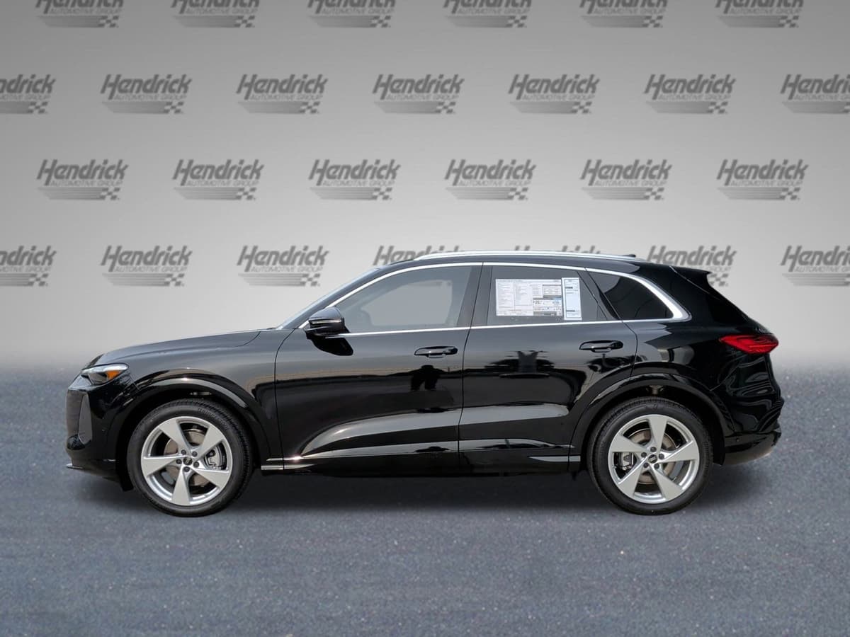 2025 Audi Q5 - Image 6