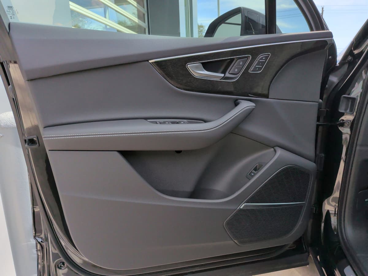 2026 Audi Q7 - Image 13