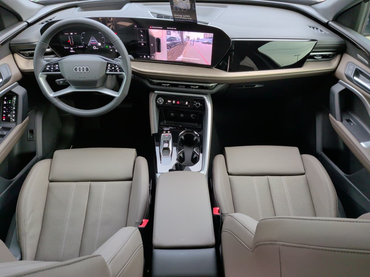 2025 Audi Q5 - Image 18