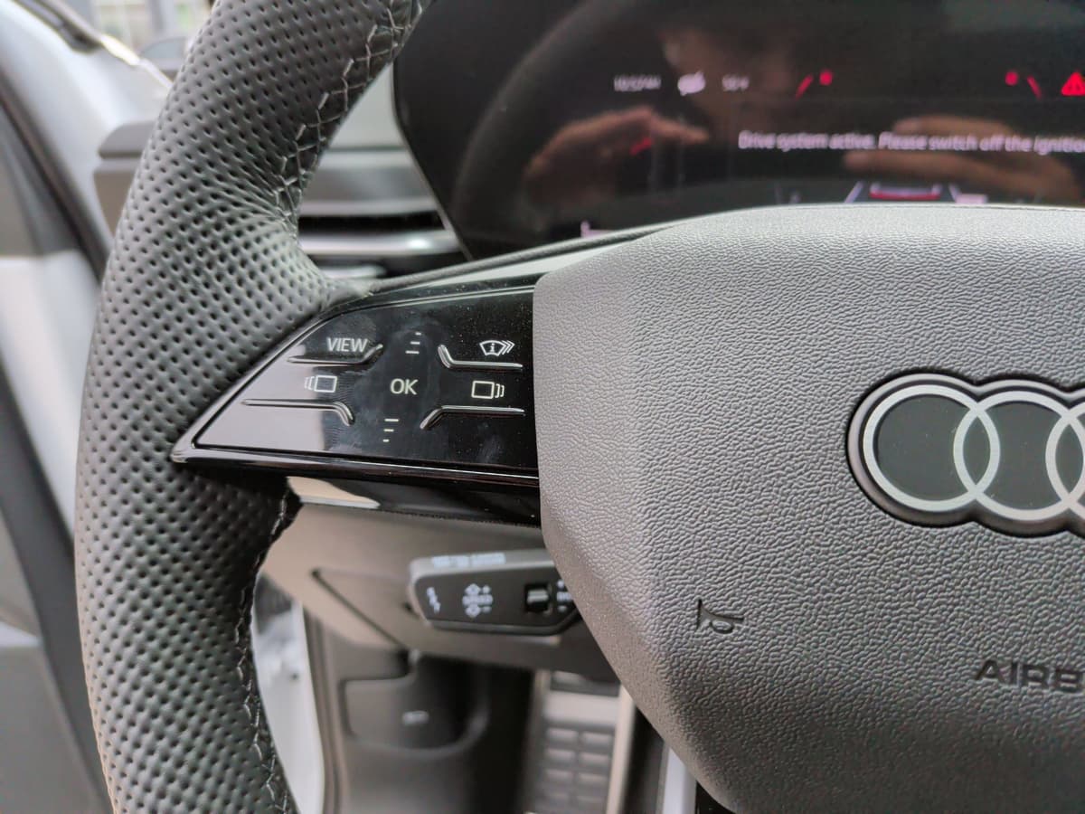 2025 Audi SQ5 - Image 19