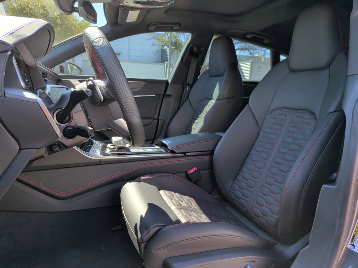 2025 Audi RS 7 - Image 16